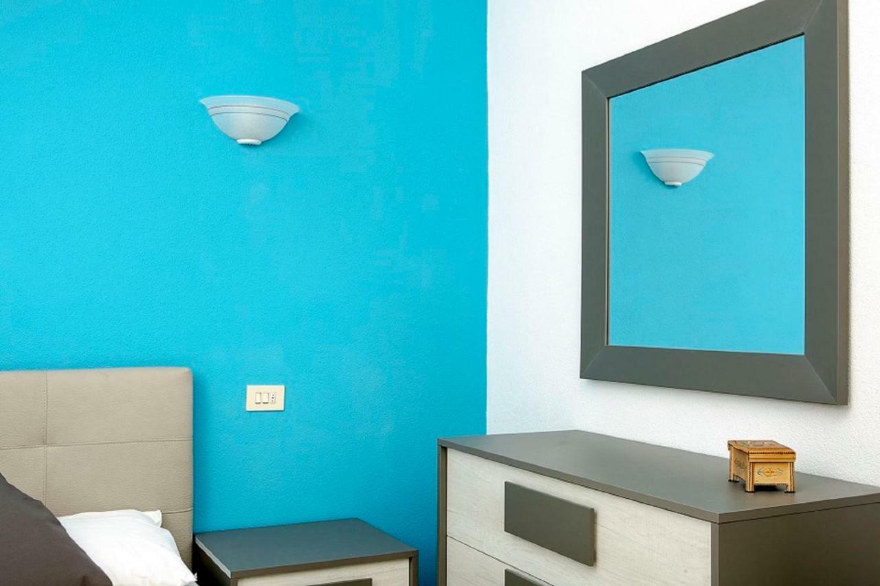 Bilocale Via Umbria Apartment Santa Teresa Gallura Bagian luar foto