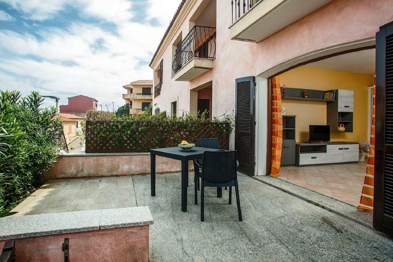 Bilocale Via Umbria Apartment Santa Teresa Gallura Bagian luar foto